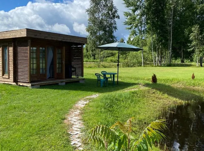 مكان تخييم Peipsi Talu Majake *